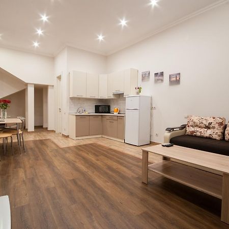 Wonderful Flat On City Center Uzhhorod Bagian luar foto