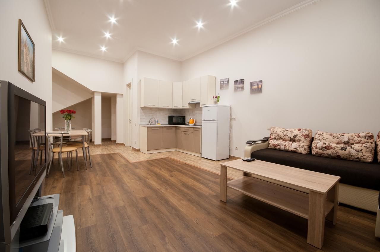 Wonderful Flat On City Center Uzhhorod Bagian luar foto