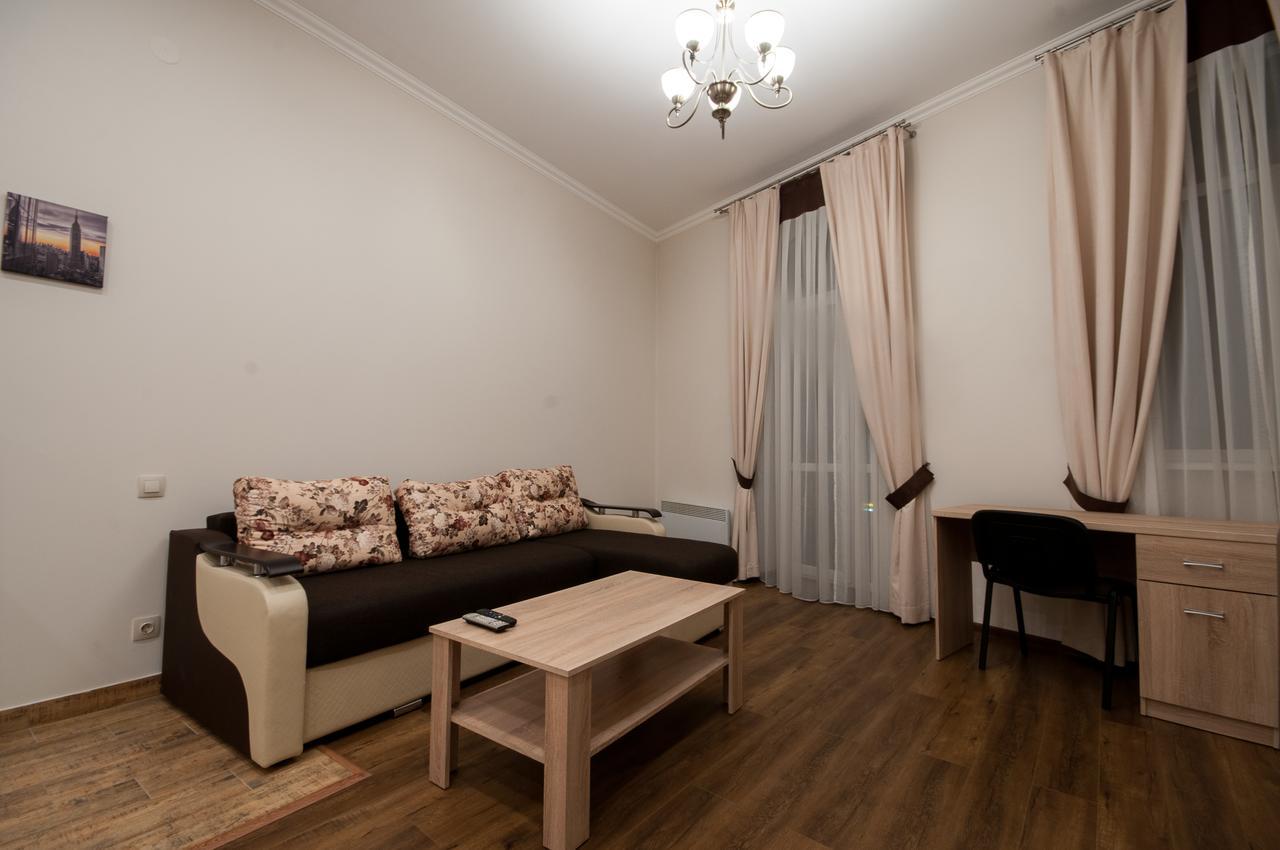 Wonderful Flat On City Center Uzhhorod Bagian luar foto